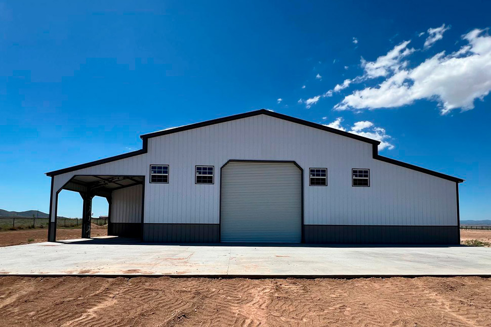 Agricultural barn with garage lean to